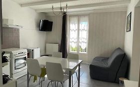 meublé 40m2 classé 2 étoiles. Lumineux les Mées 04190